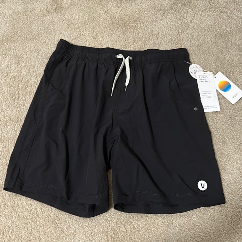 NWT VUORI SHORTS
